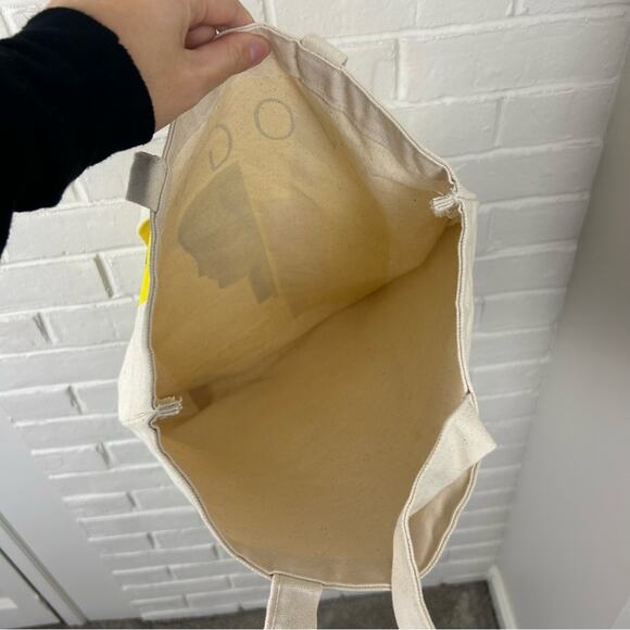 Vogue Limited Edition 2019 Double Faces Graphic Canvas Tote Bag - Picture 9 of 10